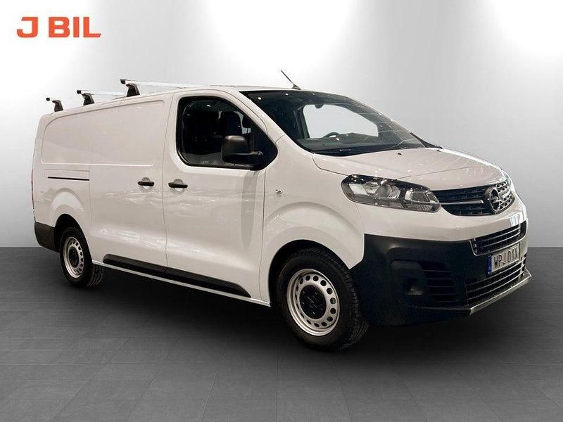 Vit Begagnad 2023 Opel Vivaro Business Minibuss | 349 900 kr (Marknadspris) - Bild 1/3