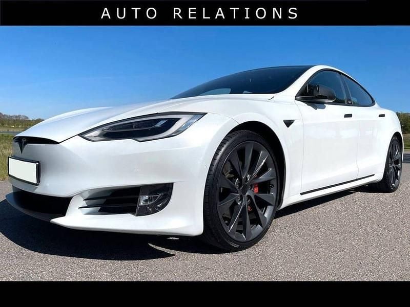 Begagnad Tesla Model S 599 kW (815 HK) 2019 Vit Halvkombi