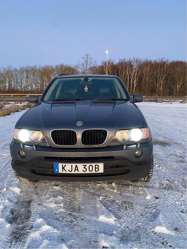 Grå Begagnad 2003 BMW X5 Sport Line SUV | 43 000 kr - Bild 1/4