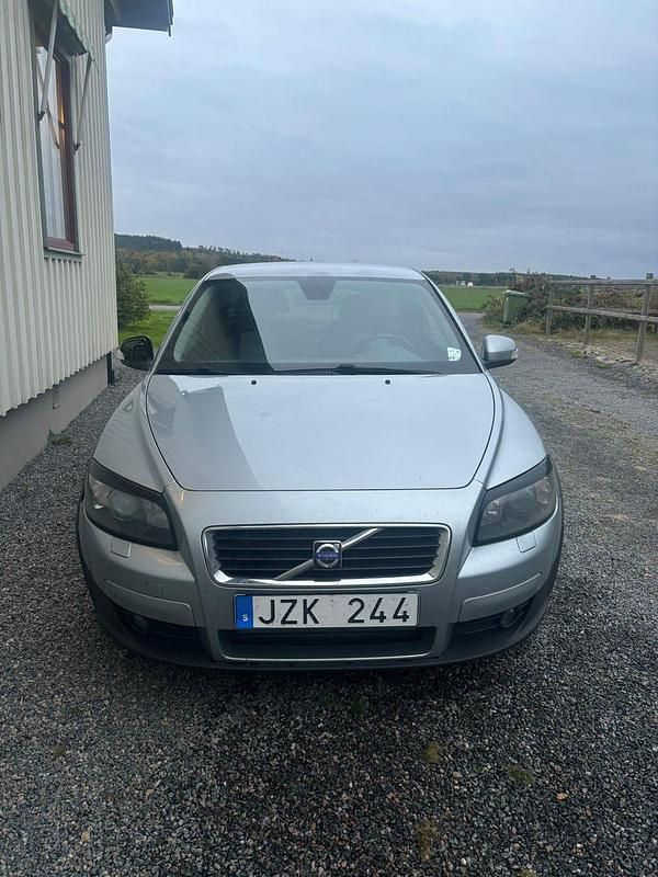 Begagnad 2010 Volvo C30 Halvkombi | 25 000 kr (Marknadspris) - Bild 1/4