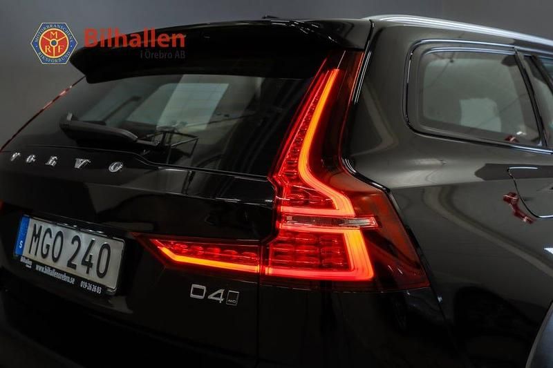 Begagnad Volvo V60 CC 190 HK (139 kW) 2020 Svart Kombi