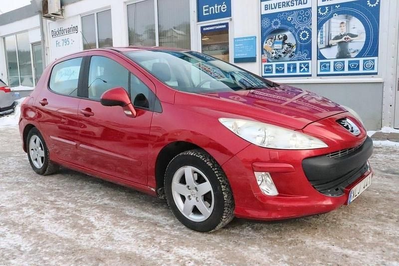 Röd Begagnad 2010 Peugeot 308 Halvkombi | 48 900 kr (Marknadspris) - Bild 1/4