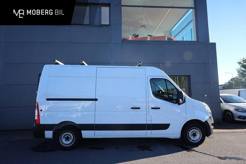 Vit Begagnad 2022 Nissan Interstar Van | 289 900 kr - Bild 1/3