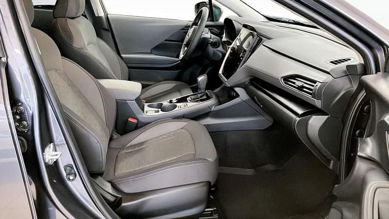 Begagnad Subaru Crosstrek 150 HK (110 kW) 2024 Grå (grey) SUV