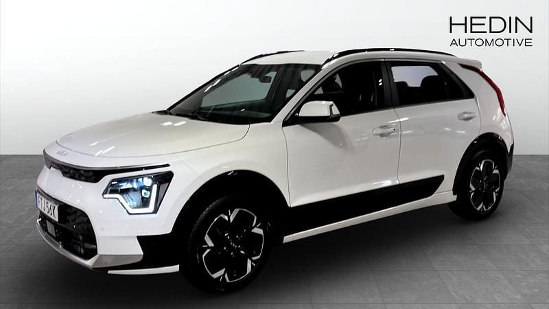 Vit (white) Begagnad 2022 Kia e-Niro 2 SUV | 319 900 kr (Dyr) - Bild 1/4