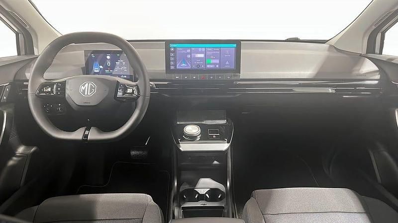 Begagnad MG MG4 EV 125 kW (170 HK) 2024 Grå Halvkombi