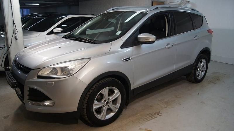Begagnad Ford Kuga Titanium 150 HK (110 kW) 2013 Grå SUV