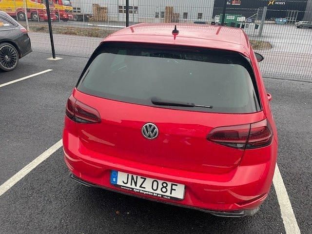 Röd Begagnad 2019 VW Golf VII GT Halvkombi | 235 900 kr (Lite dyr) - Bild 1/4