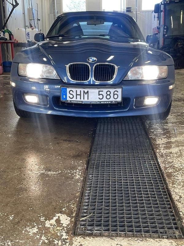 Blå Begagnad 2001 BMW Z3 Cab | 80 000 kr (Bra pris) - Bild 1/4