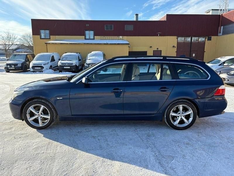 Begagnad BMW 525 197 HK (144 kW) 2008 Blå Kombi