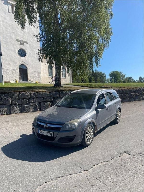 Grå Begagnad 2006 Opel Astra Kombi | 10 000 kr (Bra pris) - Bild 1/4