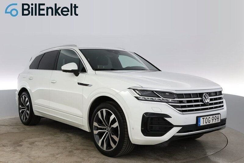 Vit Begagnad 2023 VW Touareg R-line SUV | 579 900 kr (Superpris) - Bild 1/4