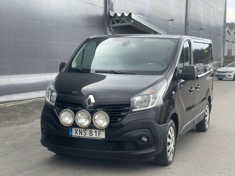 Svart Begagnad 2019 Renault Trafic Van | 139 990 kr (Superpris) - Bild 1/4