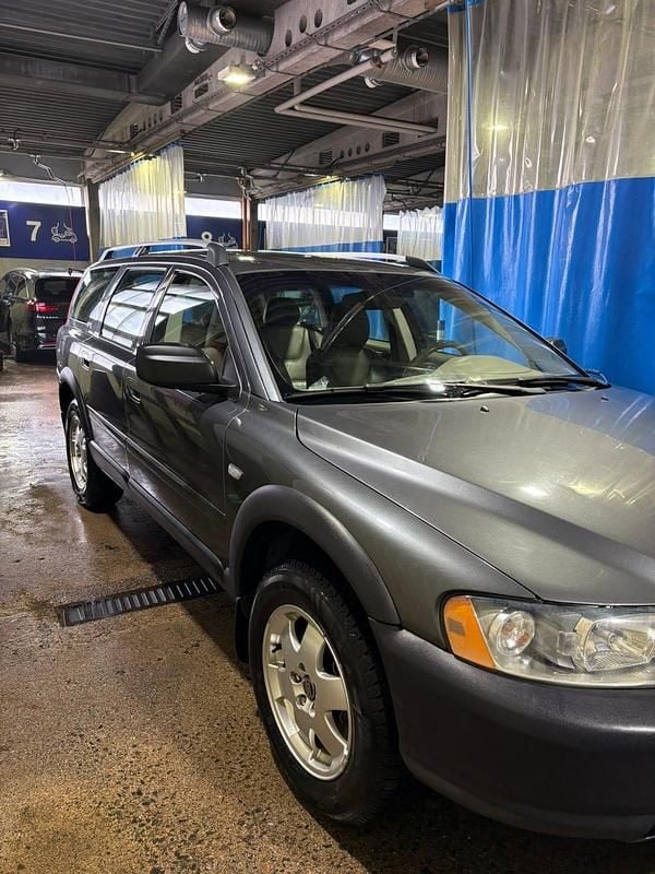 Begagnad Volvo XC70 Momentum 210 HK (154 kW) 2005 Kombi