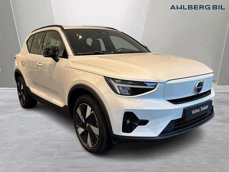 Begagnad Volvo EX40 Plus 188 kW (256 HK) 2024 Vit SUV