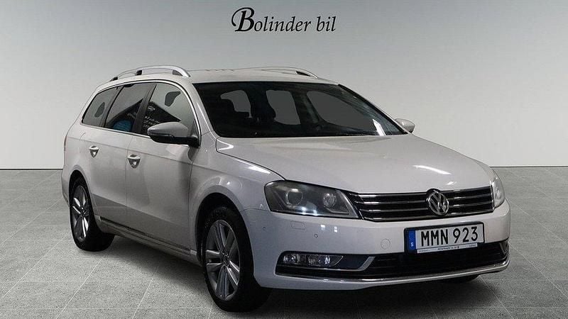 Vit Begagnad 2011 VW Passat Kombi | 79 900 kr (Marknadspris) - Bild 1/4
