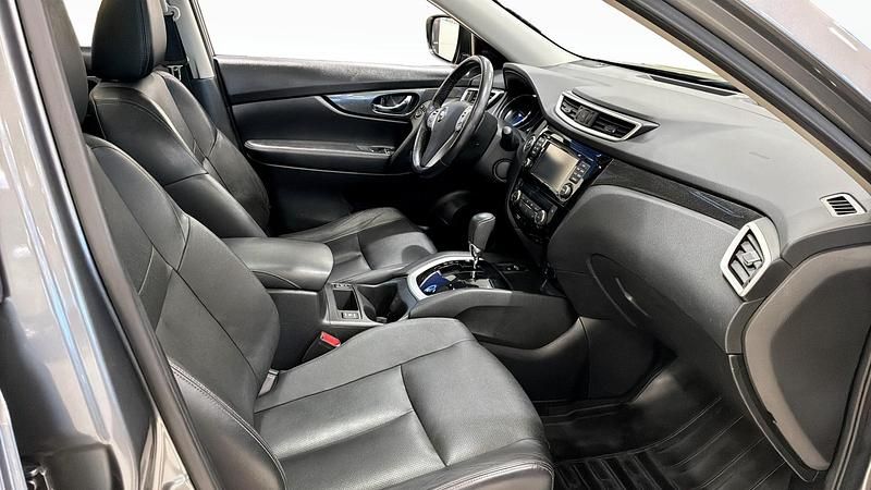 Begagnad Nissan X-Trail Tekna 131 HK (96 kW) 2017 Grå SUV