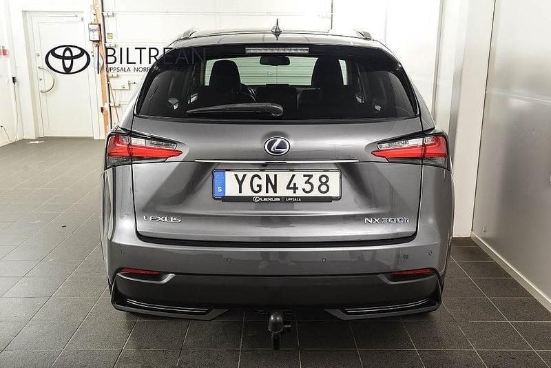 Begagnad Lexus NX300h Executive Line 197 HK (144 kW) 2016 Grå SUV