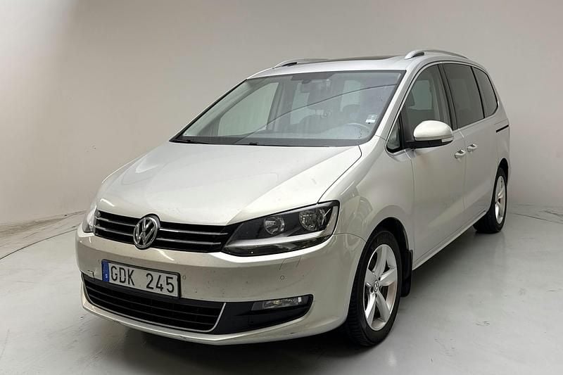 Silver Begagnad 2012 VW Sharan Minibuss | 111 000 kr (Superpris) - Bild 1/4