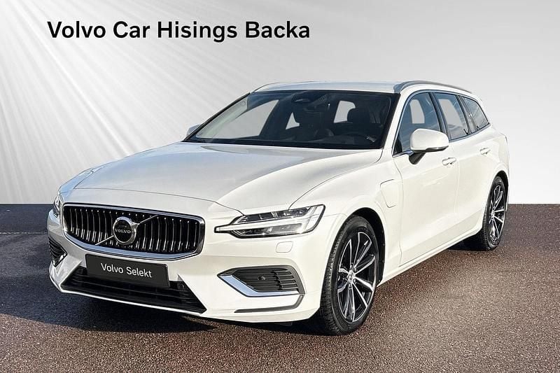 Vit Begagnad 2024 Volvo V60 Kombi | 427 900 kr (Marknadspris) - Bild 1/2
