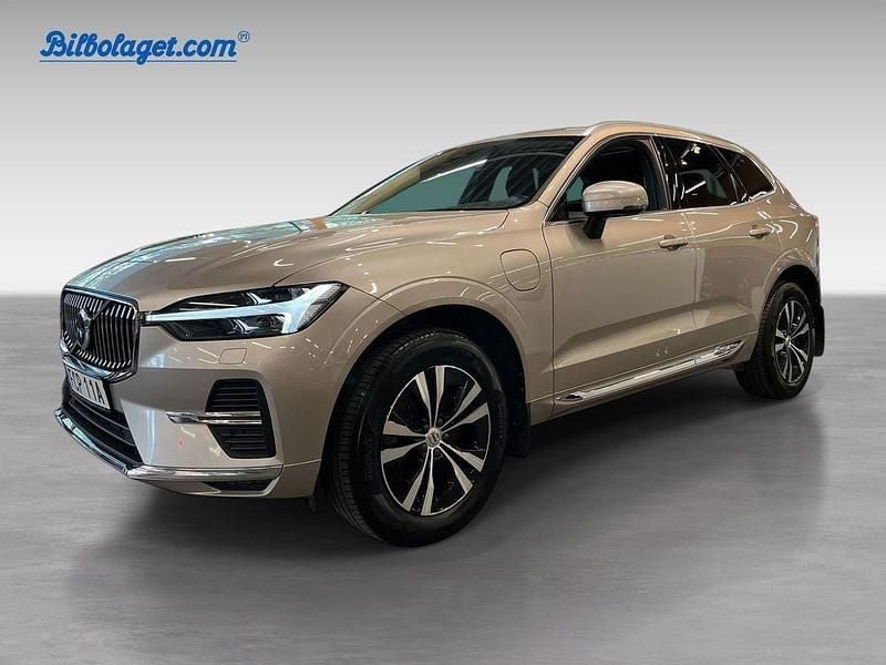 Grå Begagnad 2024 Volvo XC60 Core SUV | 439 000 kr (Marknadspris) - Bild 1/4