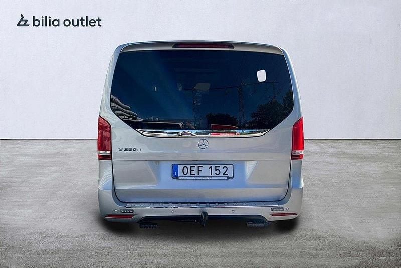 Begagnad Mercedes V250 2016 Silver Minibuss