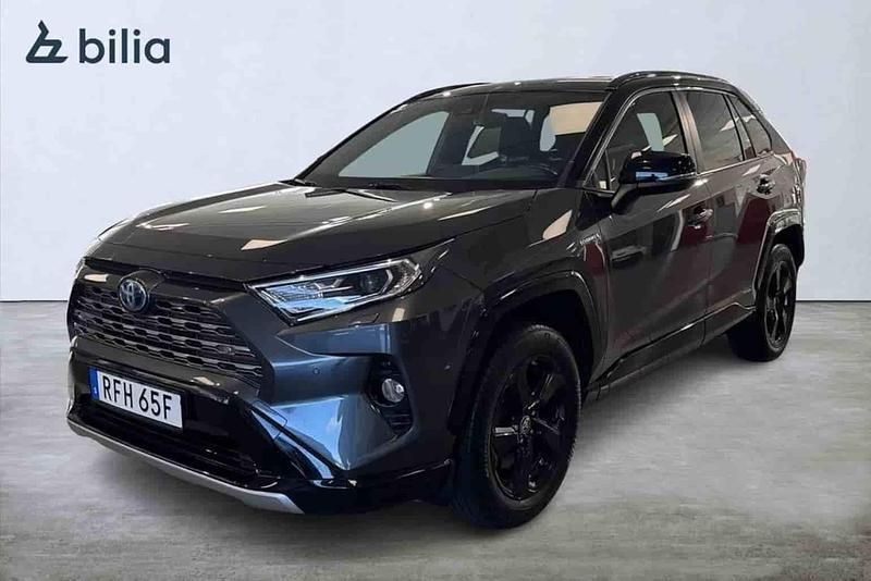 Grå Begagnad 2019 Toyota RAV4 Hybrid SUV | 339 900 kr (Dyr) - Bild 1/1