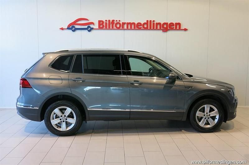 Begagnad VW Tiguan Allspace 200 HK (147 kW) 2017 Grå samma som bilen SUV