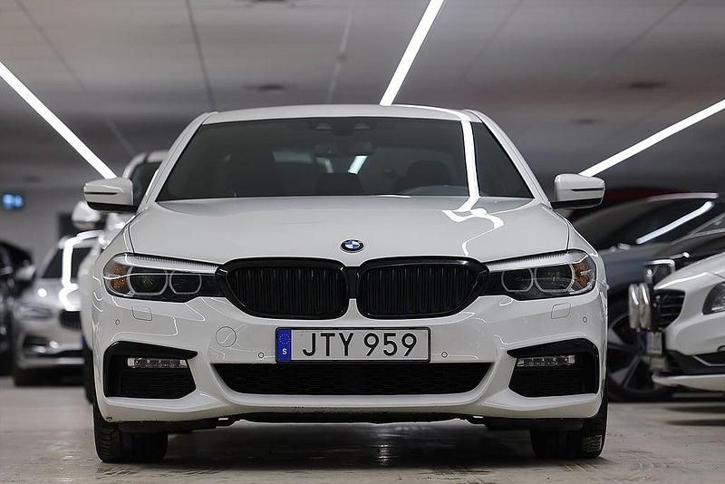 Begagnad BMW 530 Shadowline 252 HK (185 kW) 2017 Vit Sedan