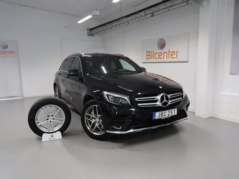 Svart Begagnad 2015 Mercedes GLC220 AMG SUV | 289 900 kr (Marknadspris) - Bild 1/3