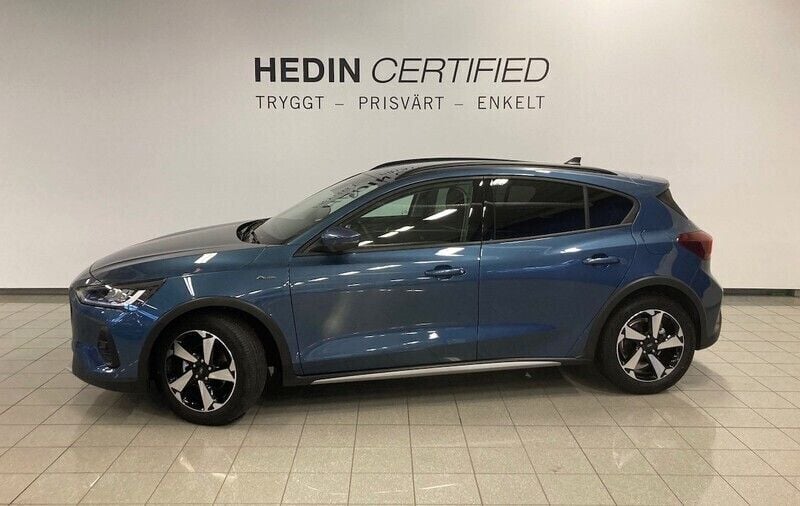 Blå (silver) Begagnad 2023 Ford Focus Active Kombi | 249 900 kr (Dyr) - Bild 1/4