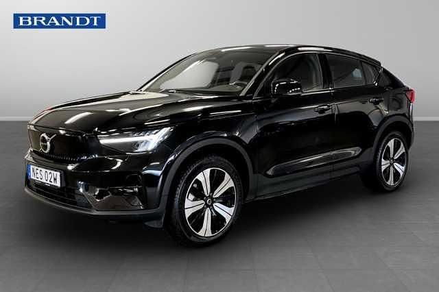 Svart Begagnad 2023 Volvo C40 Plus SUV | 369 900 kr (Marknadspris) - Bild 1/4