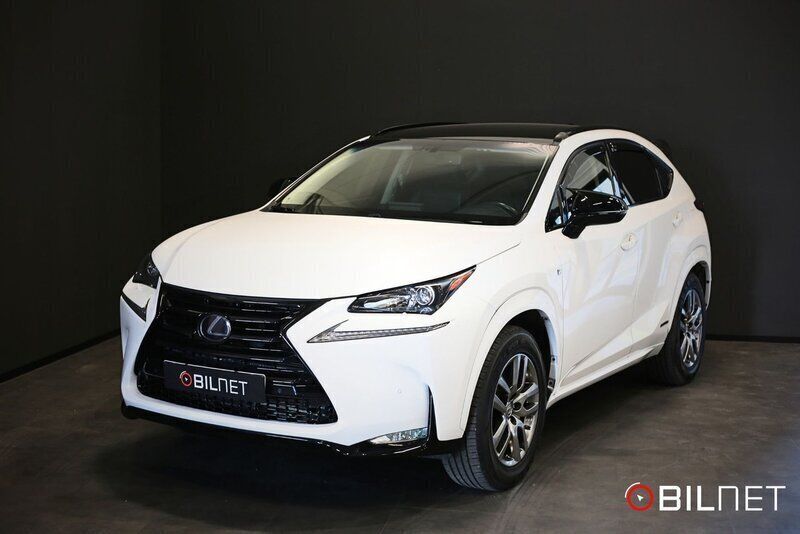 Vit Begagnad 2015 Lexus NX300h SUV | 209 900 kr (Marknadspris) - Bild 1/4