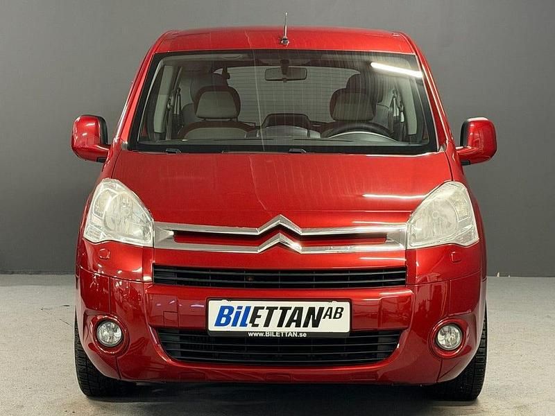 Begagnad Citroën Berlingo 92 HK (67 kW) 2011 Röd Minibuss