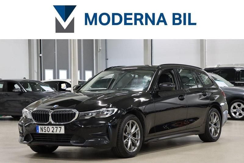 Svart Begagnad 2022 BMW 320 Sport Line Kombi | 269 900 kr (Superpris) - Bild 1/4
