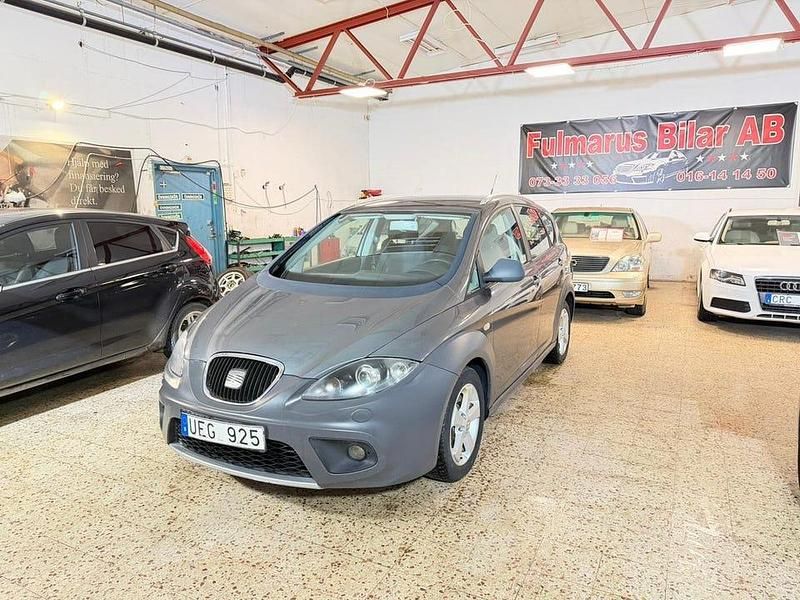 Begagnad Seat Altea 140 HK (102 kW) 2012 Mörkgrå SUV