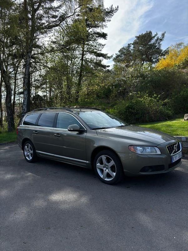 Begagnad 2010 Volvo V70 Kombi | 50 000 kr (Bra pris) - Bild 1/4