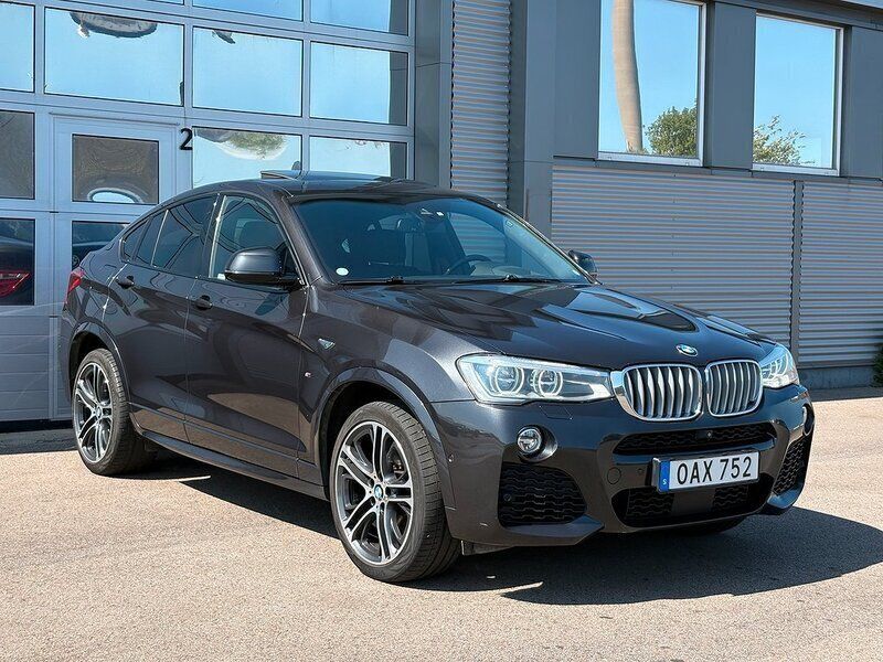 Grå Begagnad 2016 BMW X4 M Sport SUV | 299 900 kr (Marknadspris) - Bild 1/4