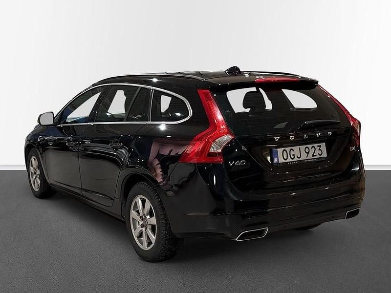 Begagnad Volvo V60 Business Edition 192 HK (141 kW) 2017 Svart Kombi
