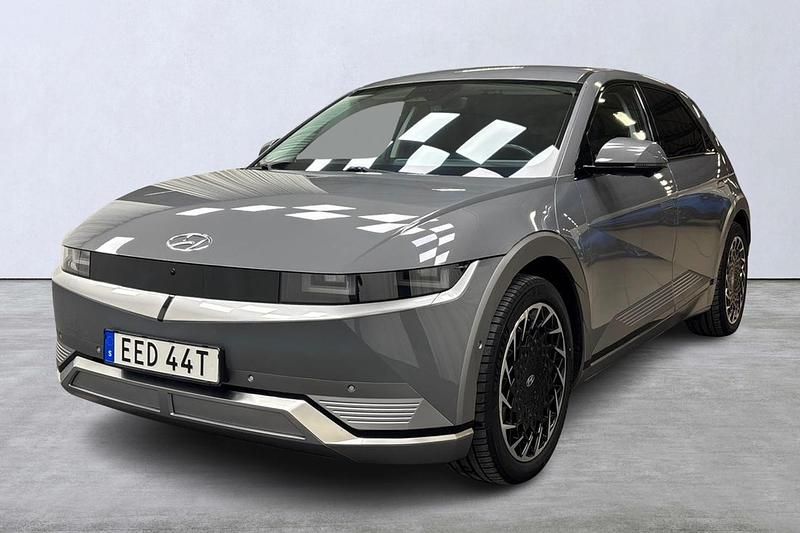 Grå Begagnad 2021 Hyundai Ioniq 5 Advanced SUV | 309 900 kr (Lite dyr) - Bild 1/4