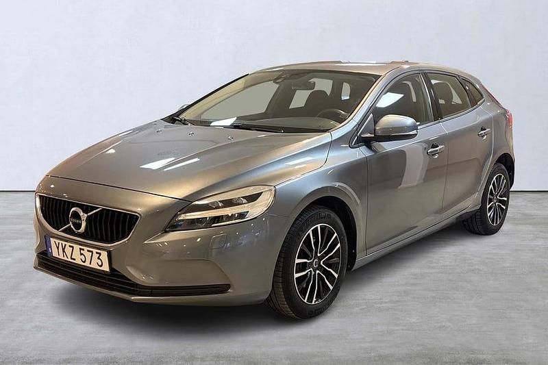 Grå Begagnad 2017 Volvo V40 Business Edition Kombi | 155 000 kr (Marknadspris) - Bild 1/4