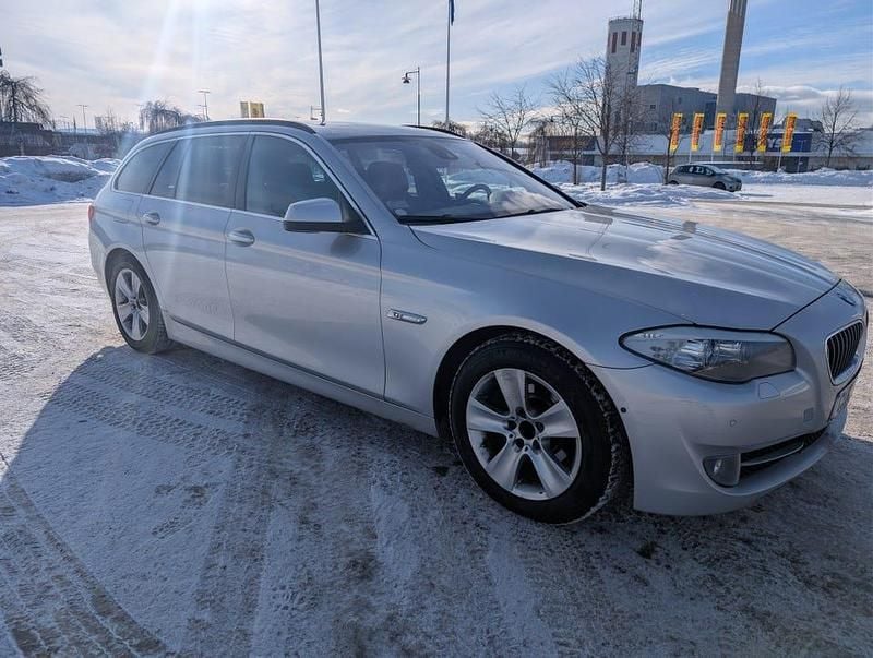 Begagnad BMW 535 306 HK (225 kW) 2012 Grå metallic Kombi