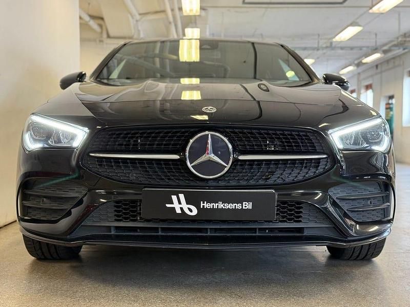 Begagnad Mercedes CLA250 Shooting Brake AMG 218 HK (160 kW) 2021 Svart Kombi