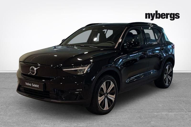 Svart Begagnad 2023 Volvo XC40 Core SUV | 329 000 kr - Bild 1/4