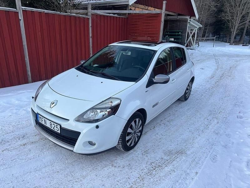 Begagnad Renault Clio IV 88 HK (64 kW) 2012 Halvkombi