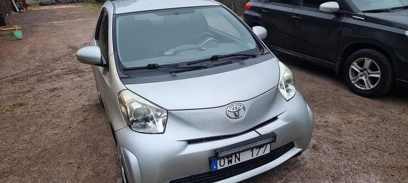 Begagnad 2009 Toyota iQ Halvkombi | 34 000 kr (Superpris) - Bild 1/4