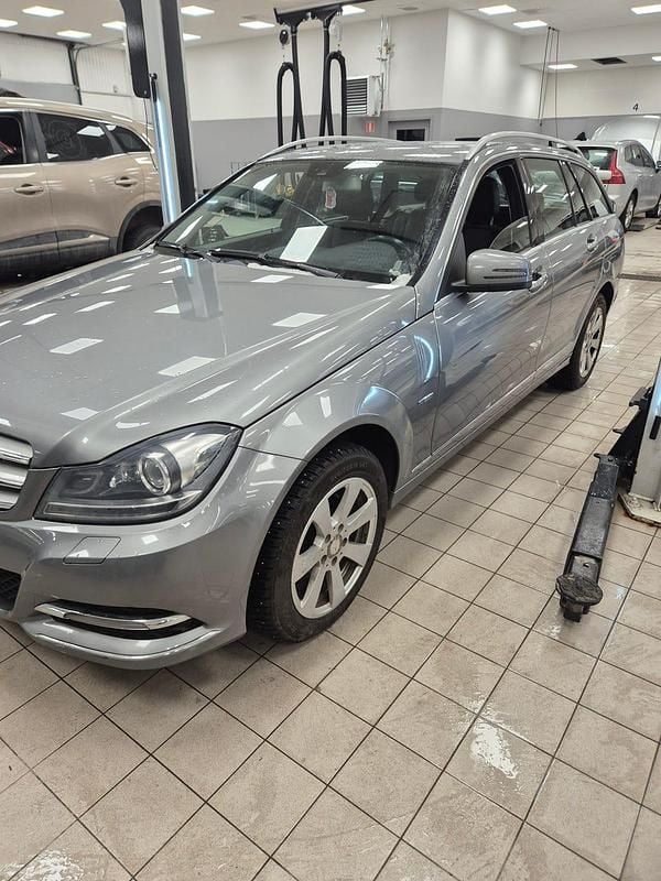 Begagnad Mercedes C180 156 HK (114 kW) 2012