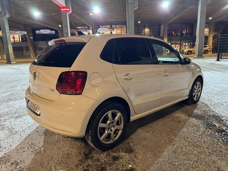 Begagnad VW Polo 90 HK (66 kW) 2013 Vit Halvkombi