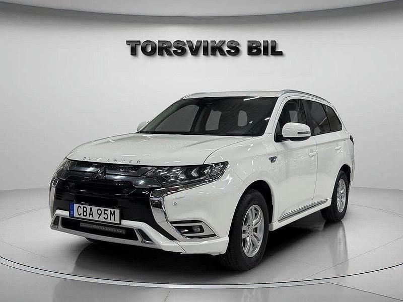 Vit Begagnad 2019 Mitsubishi Outlander P-HEV SUV | 189 900 kr (Marknadspris) - Bild 1/4