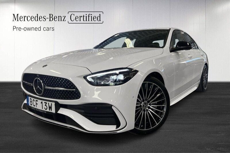 Vit (white) Begagnad 2025 Mercedes C200 AMG Sedan | 559 900 kr - Bild 1/4